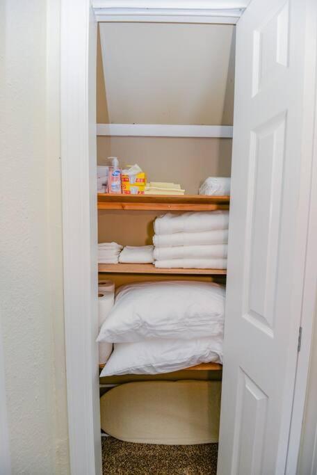2 Bedroom Apartment Near Ndsu And Downtown Fargo Buitenkant foto